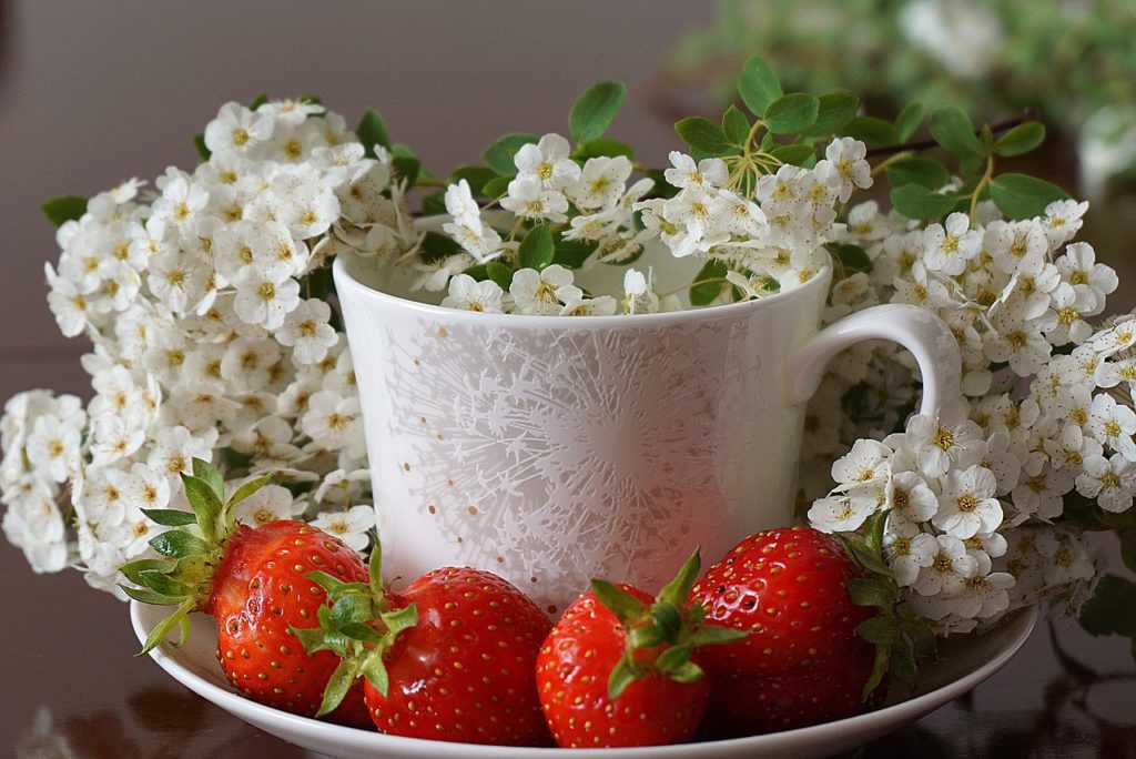 strawberry ripe, red, white flower cherry